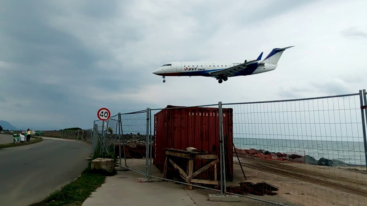 Batumi. Dangerous landing from the sea to Batumi airport.