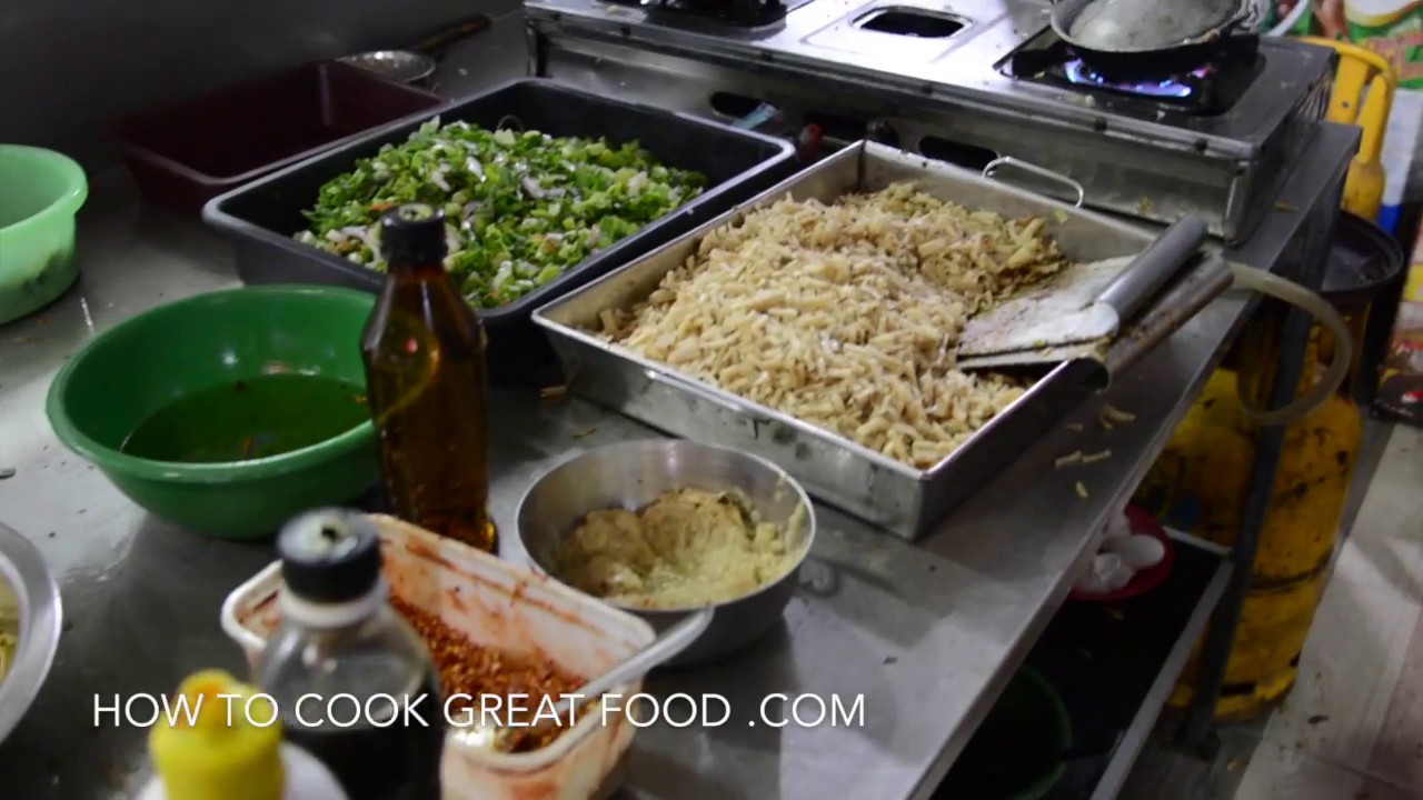 🎥 Sri Lankan street food - Kottu Roti - Hoppers - Food Travel Blog - Sri Lanka Vlog Street Food