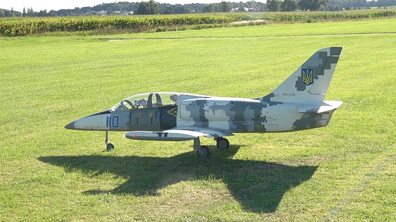 XXXL Albatros L39 at Airfield Illertissen