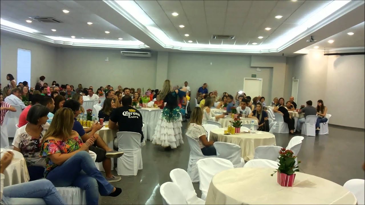 Indiara Cafarchio - Dan&ccedil;a Cigana em Almo&ccedil;o Beneficente