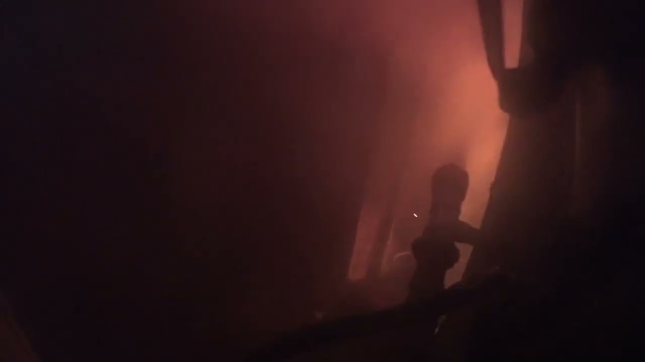 Старый дом. Зимнее утро. Пожар