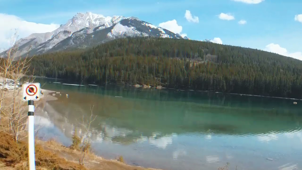 Two Jack Lake / Banff National Park / Travel Alberta / Walking tour /Canada / 