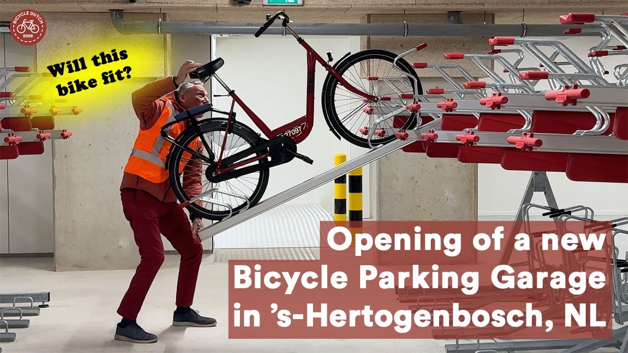 Открытие новой велопарковки в Хертогенбосе.