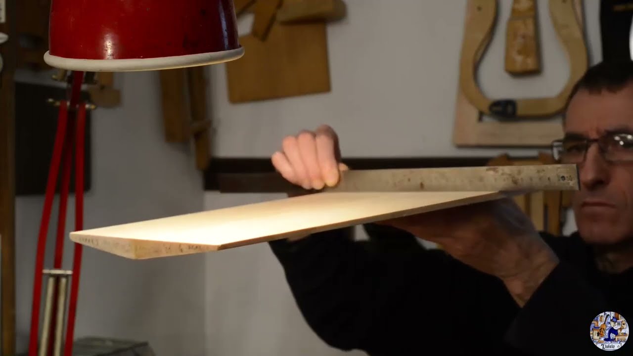 Flattening the violin plates from start to finish - Spianatura delle tavole di violino