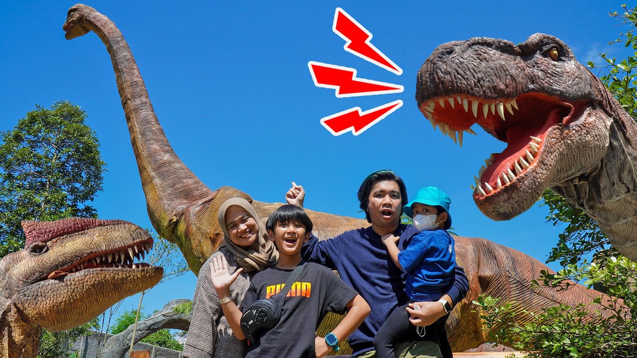 Wisata DINOSAURUS di Garut Dinoland | Superduper Ziyan