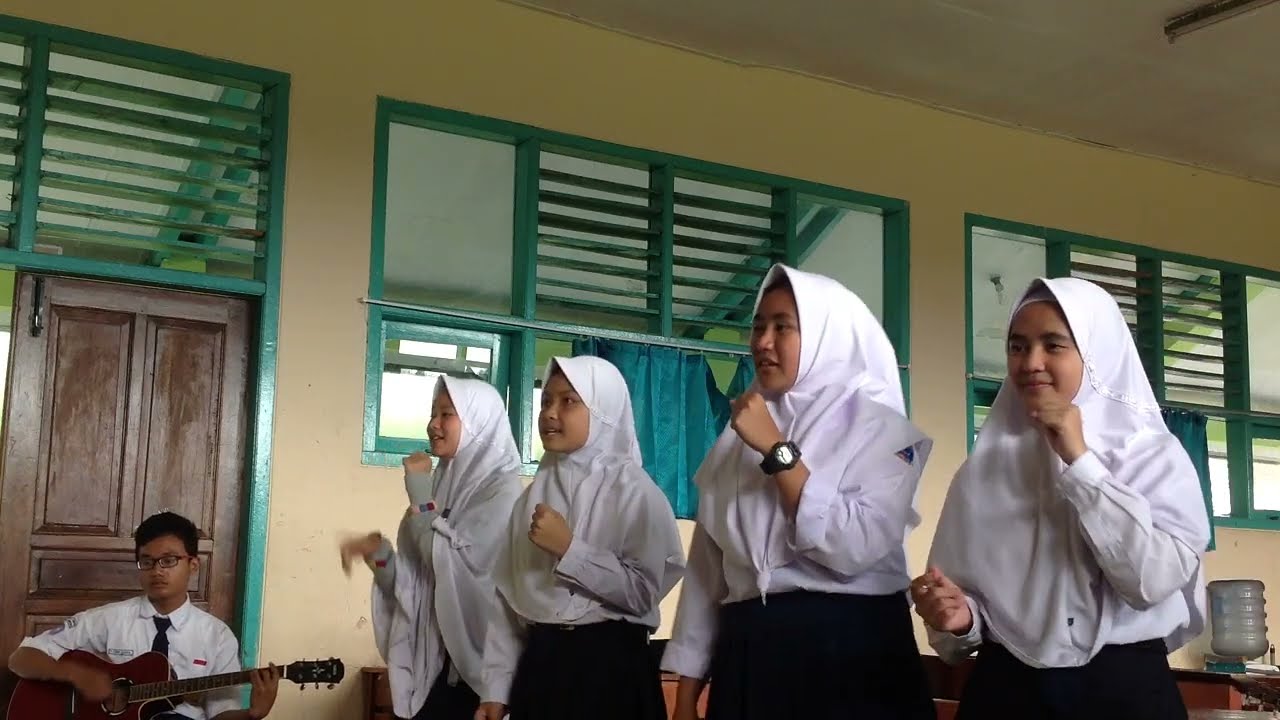 Vokal Grup SMPN 3 Lembang - Surat Cinta (Vina Panduwinata)