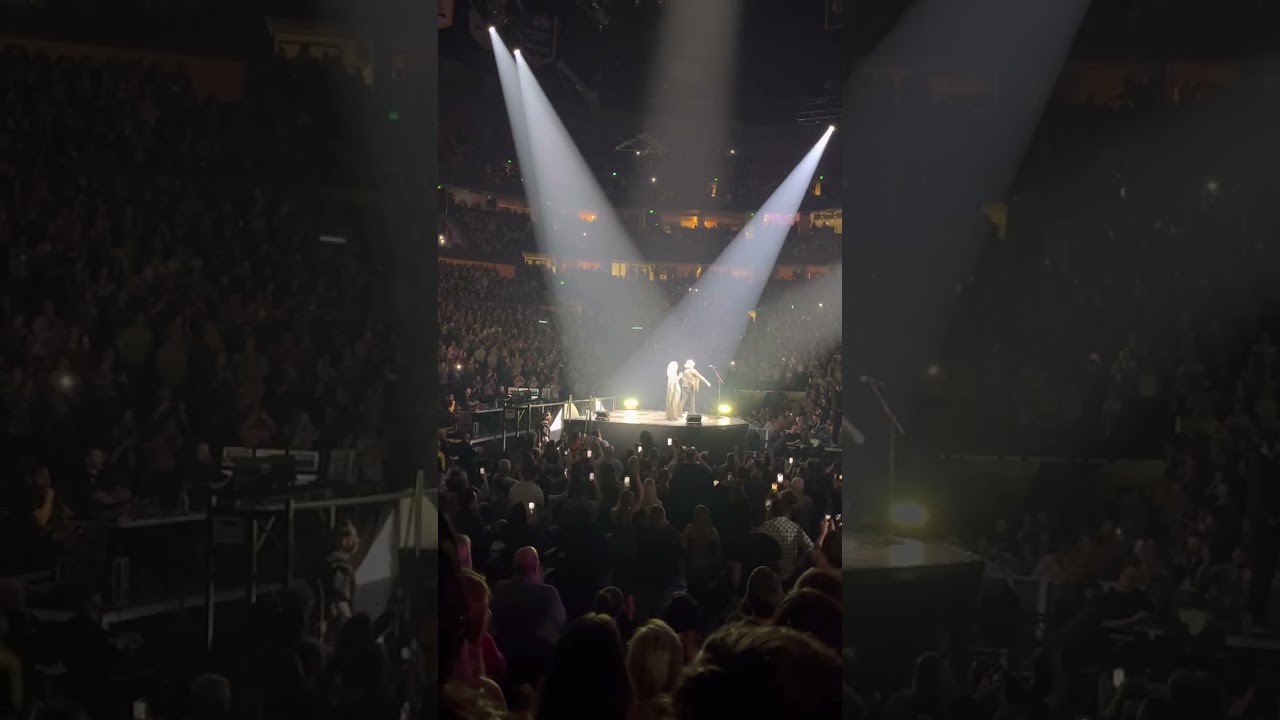 Brad Paisley joins Carrie Underwood in Nashville 3/1/23