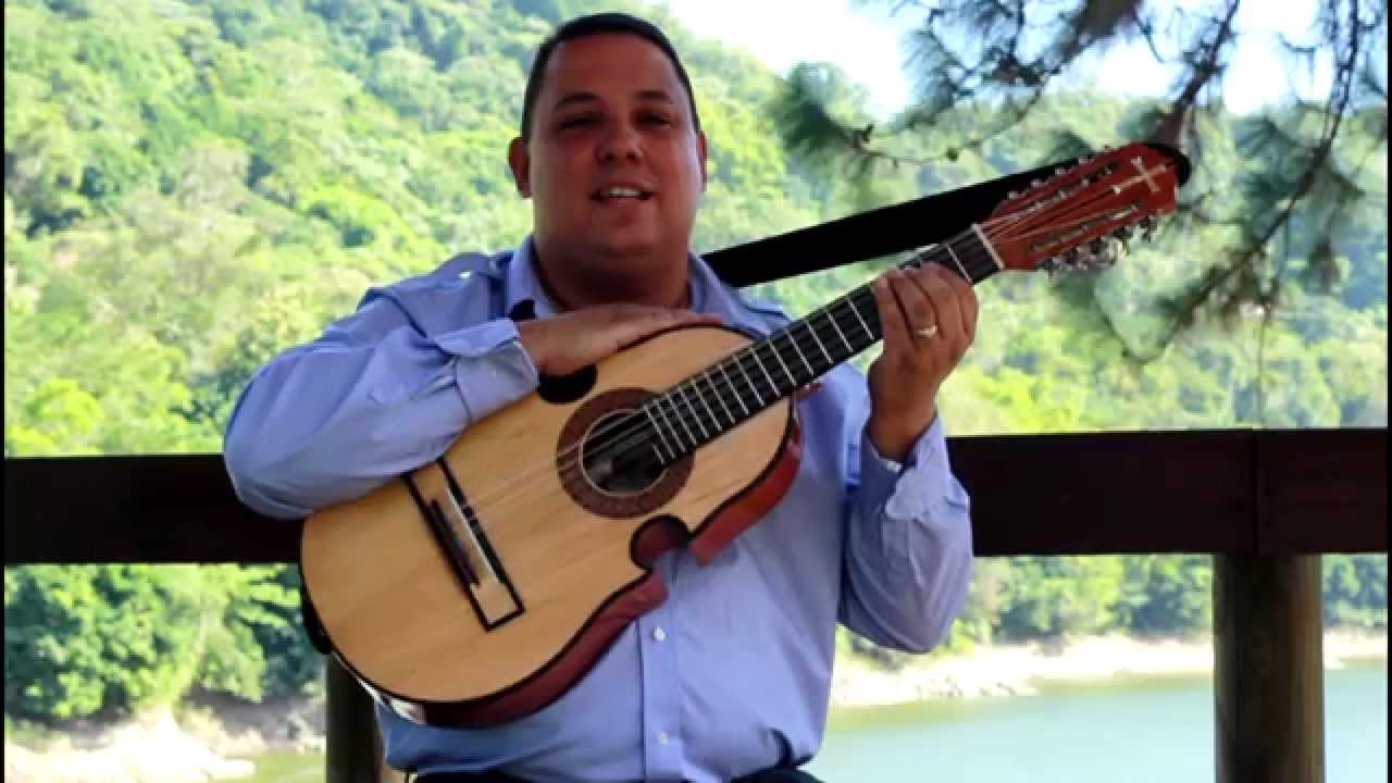 Wilbert Maldonado, cuatrista virtuoso de Utuado, Puerto Rico.