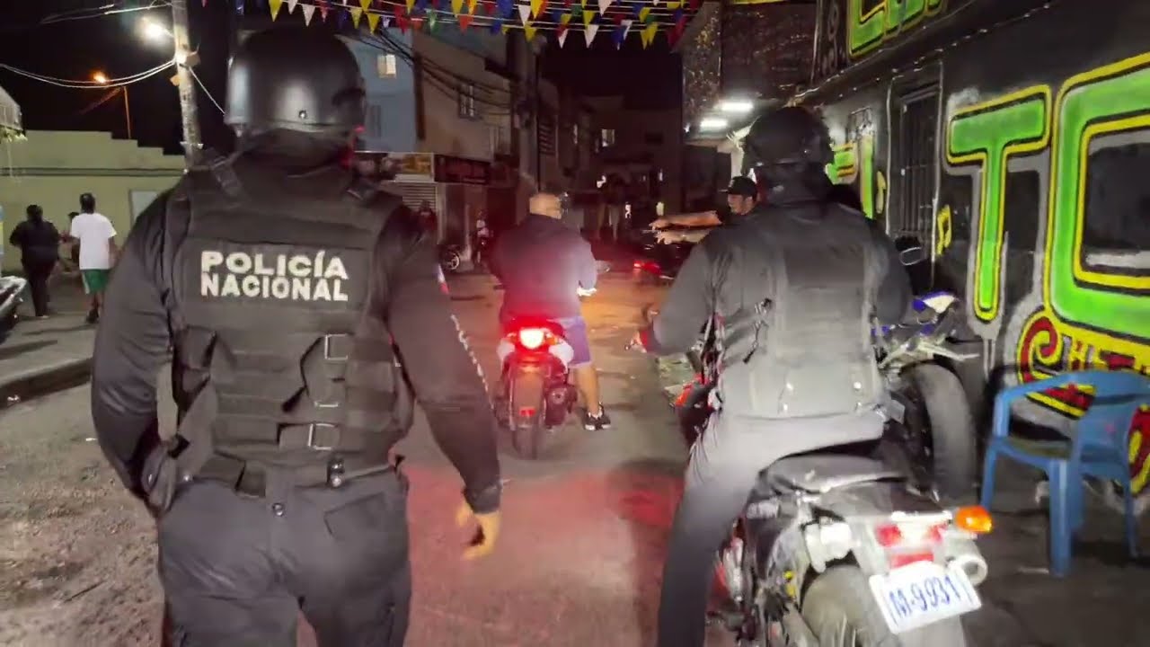 OPERATIVO  DE LA POLICIA EN SAN FRANCISCO DE MACORIS