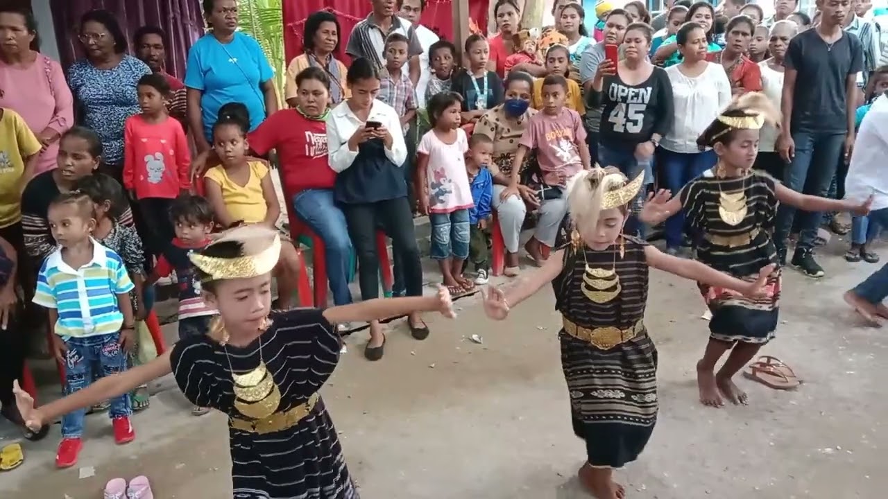 Viral : Tarian Pelepasan Arca Kristus Raja Oleh Penari Cilik Rukun St. Theresi Stasi Lauran