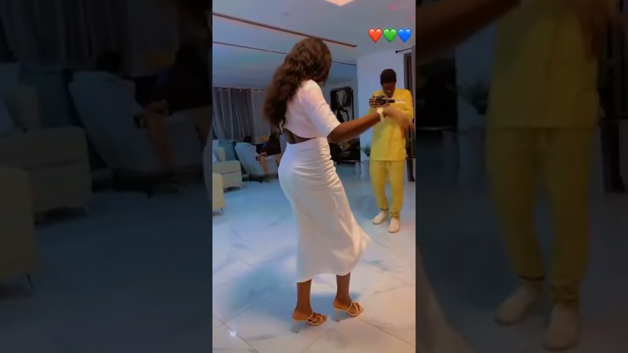 La danse très classe de Marietou famille senegalaise devant Simone penda et ngoné