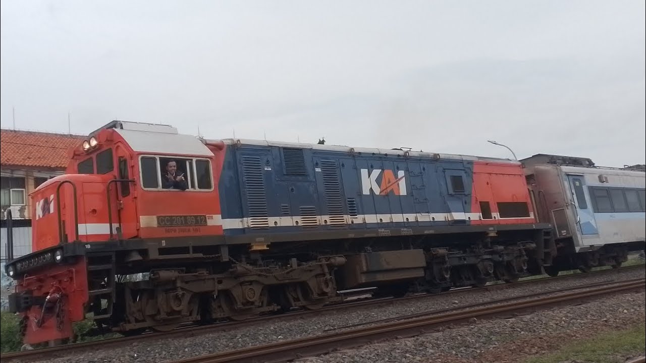 Momen lok merah biru kembali main ke tegal dengan berdinas ka warteg ekspress !!!!