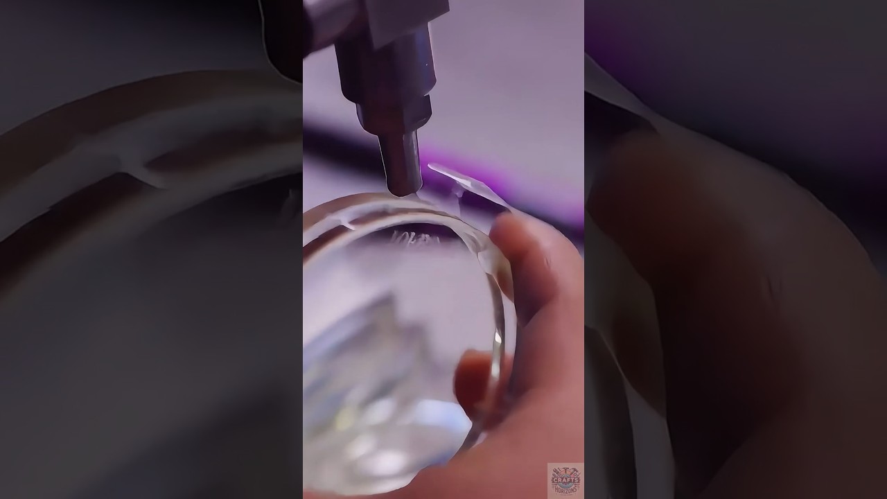 Add liquid between two pieces of glass and seal them with glue to make eyeglass lenses.#shorts