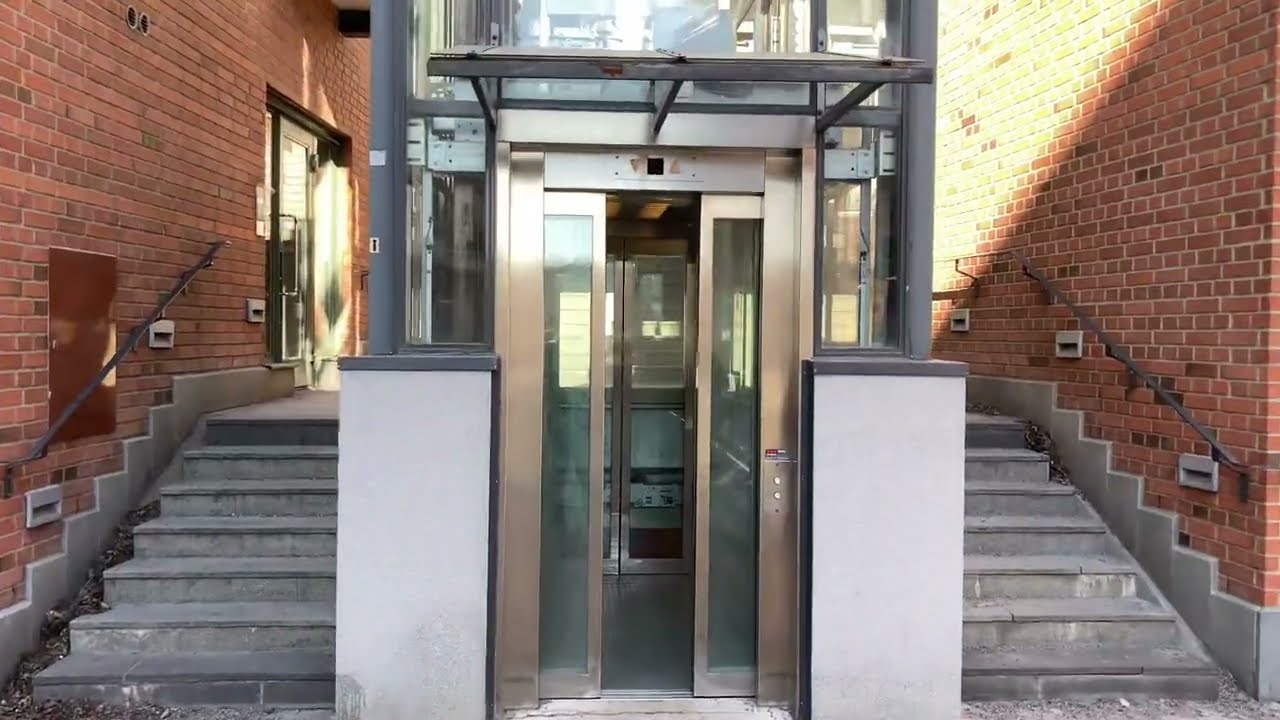 2003 KONE MonoSpace MRL Traction elevator @ Patentgatan, Lilla Essingen, Stockholm, Sweden.