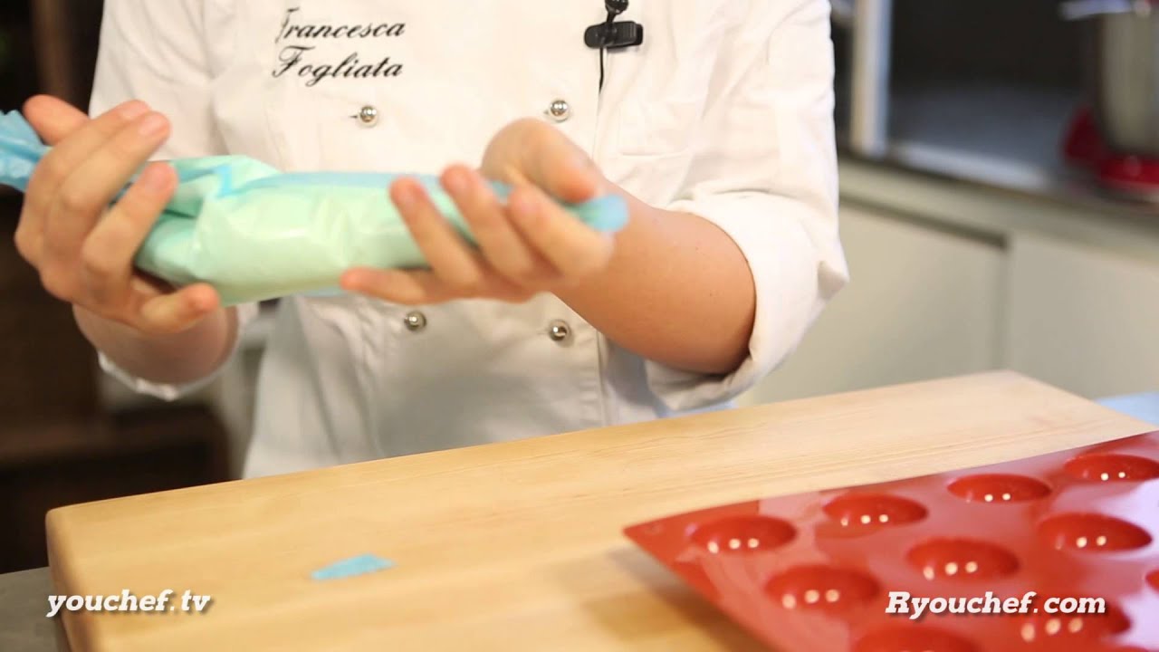 youchef.tv - Mousse di Cioccolato Bianco su Crumble Croccante