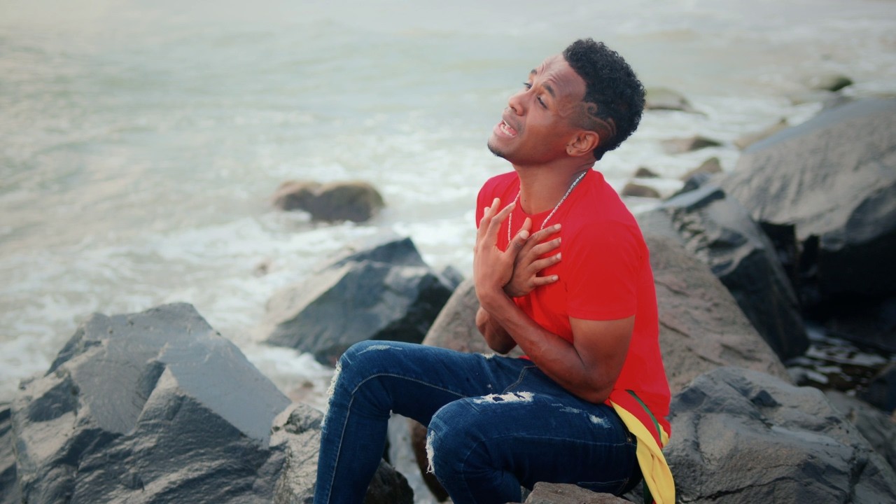 LICO KININIKE - MBOLA MITADY (Official Music Video)