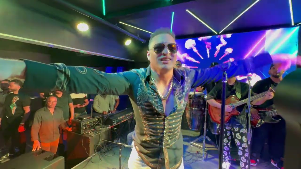 Alfred Martinez - Malayas night club - en vivo 2024