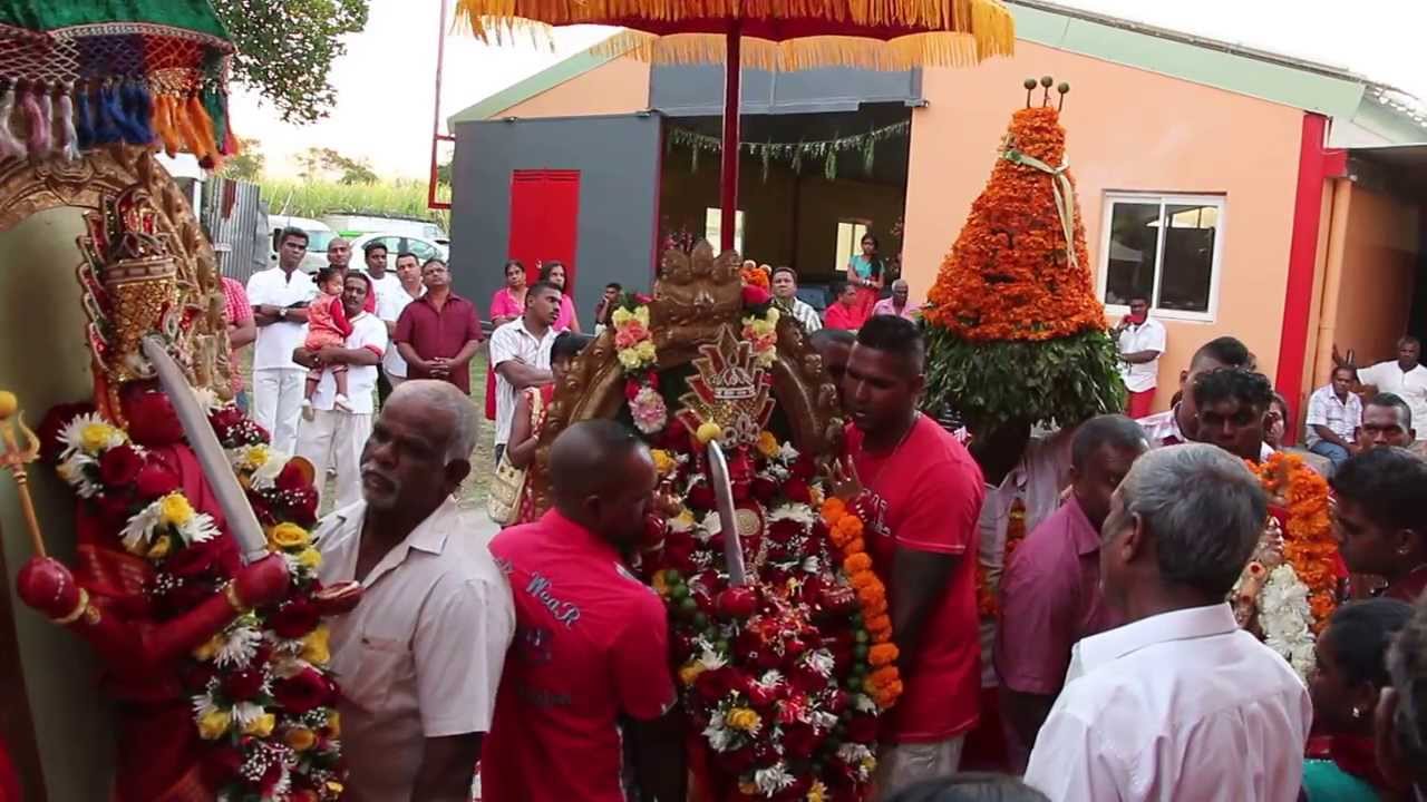 Prière Mangalom de Mr NONO PONAMA fête Karly 2013 (Colosse)