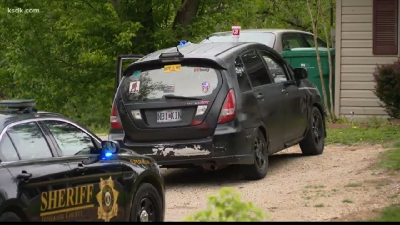 Jefferson County deputies found more than bombs during traffic stop