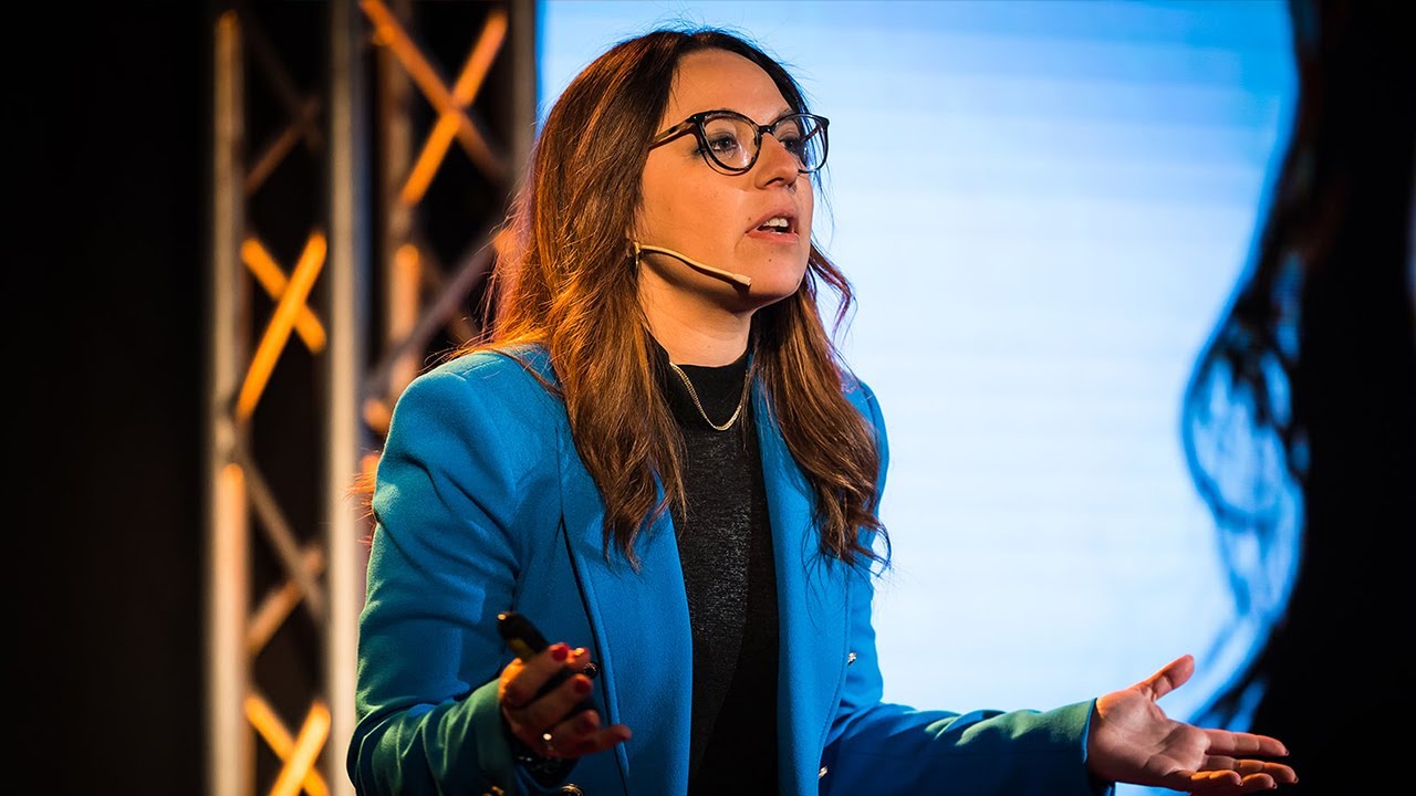Attivista per i diritti umani o supereroe? | Chiara Di Maria | TEDxMessina