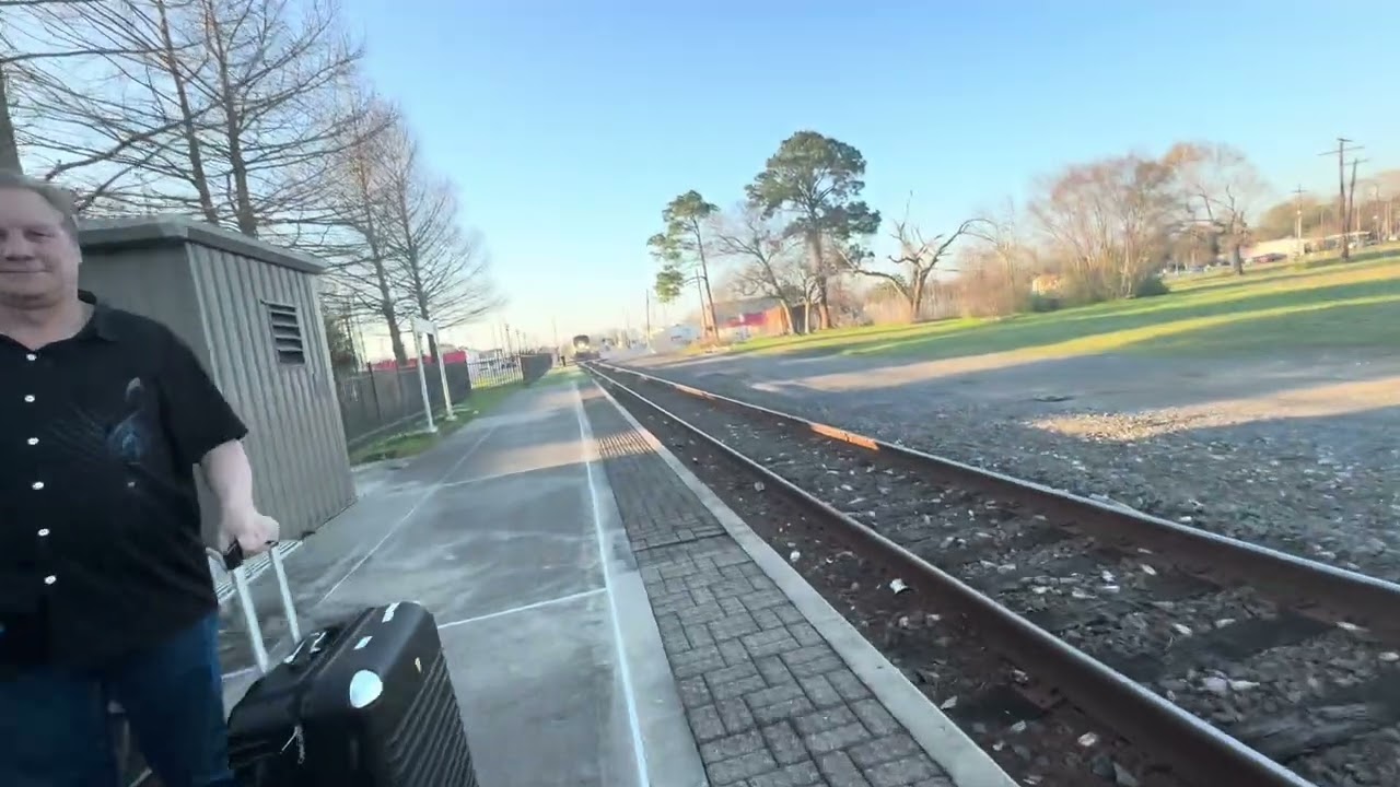 Amtrak sunset limited #2 181 & backwards engine 192 with nice hornshow and K5LA horn.
