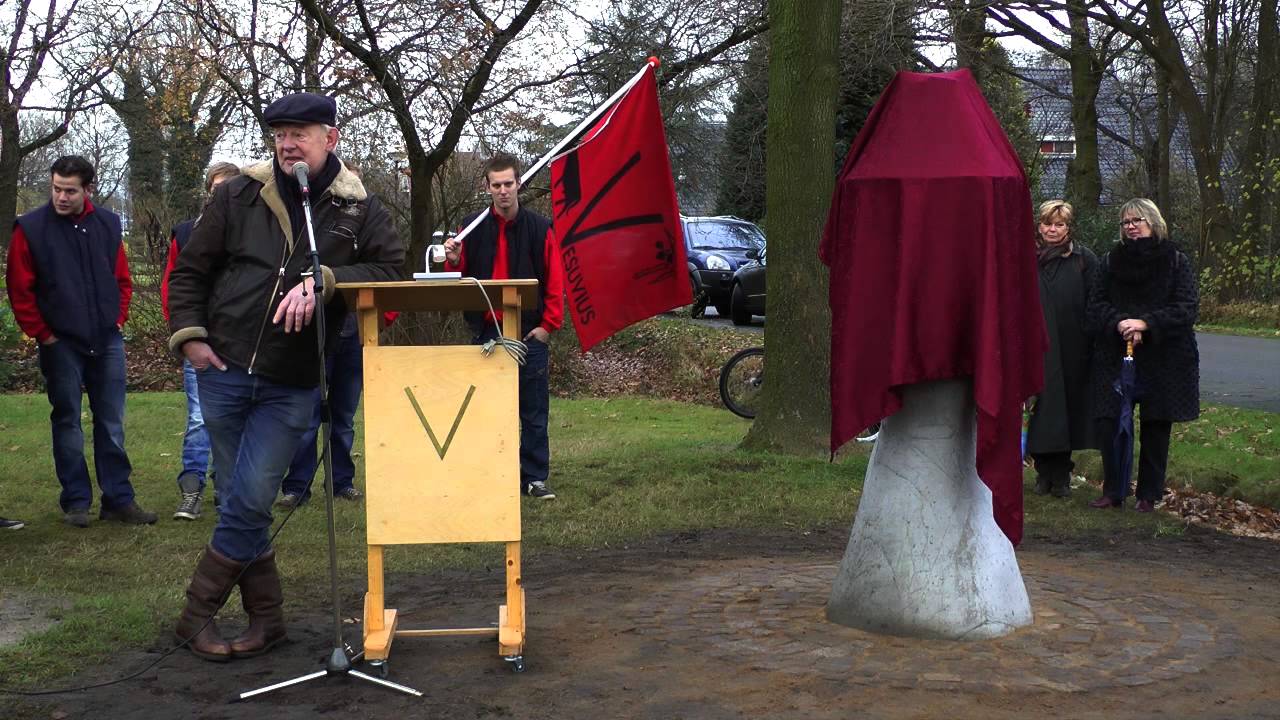 Onthulling beeld - Door en Voor - Vesuvius Club Elsloo (Deel1)