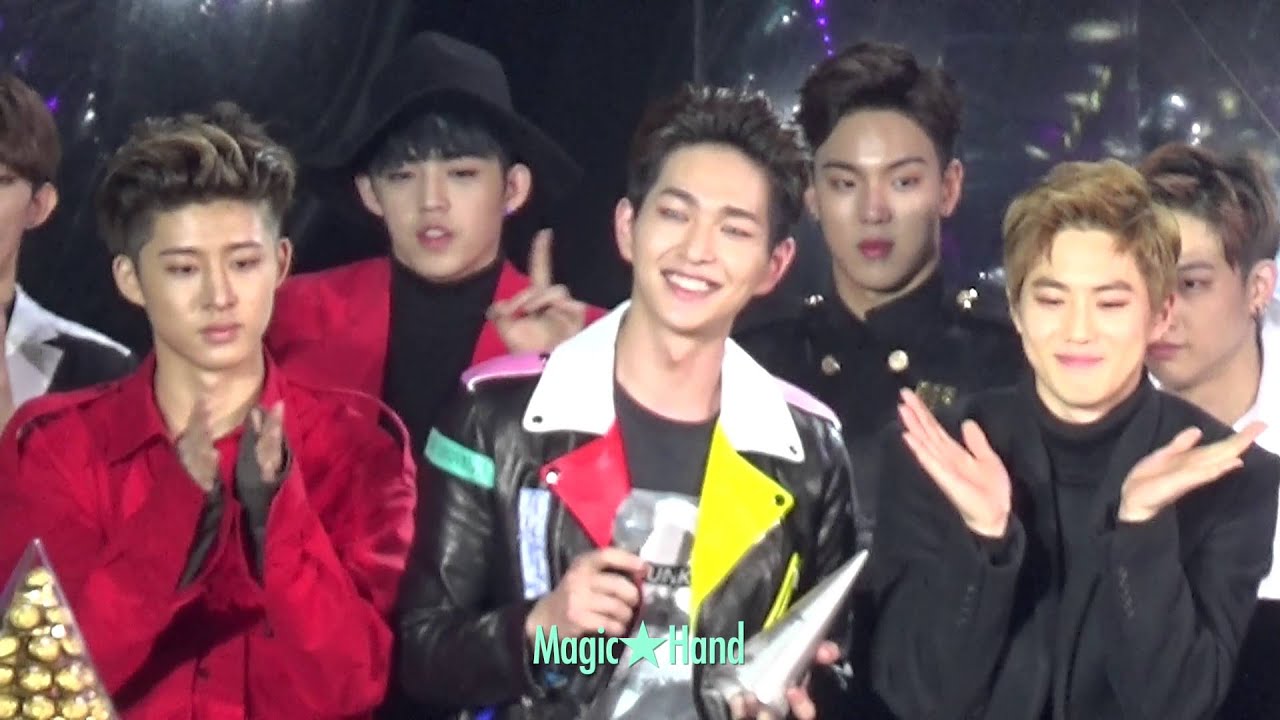 151227 SBS Gayo Daejon onew congratulation