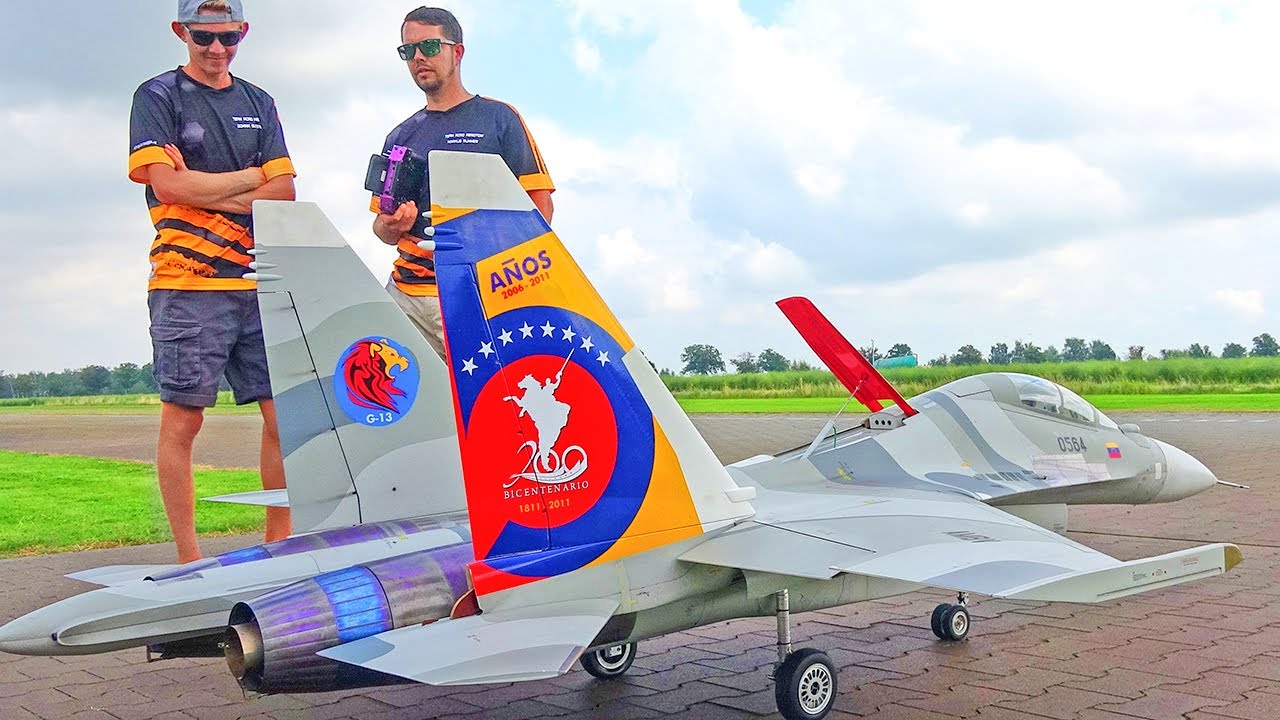 FANTASTIC SUCHOI SU-30 RC TWIN TURBINE JET MODEL SHOW FLIGHT DEMONSTRATION