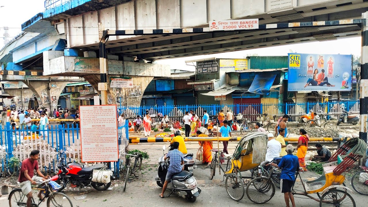 Indian Railgate 🇮🇳 train crossing [Part-26] Indian railways!!!