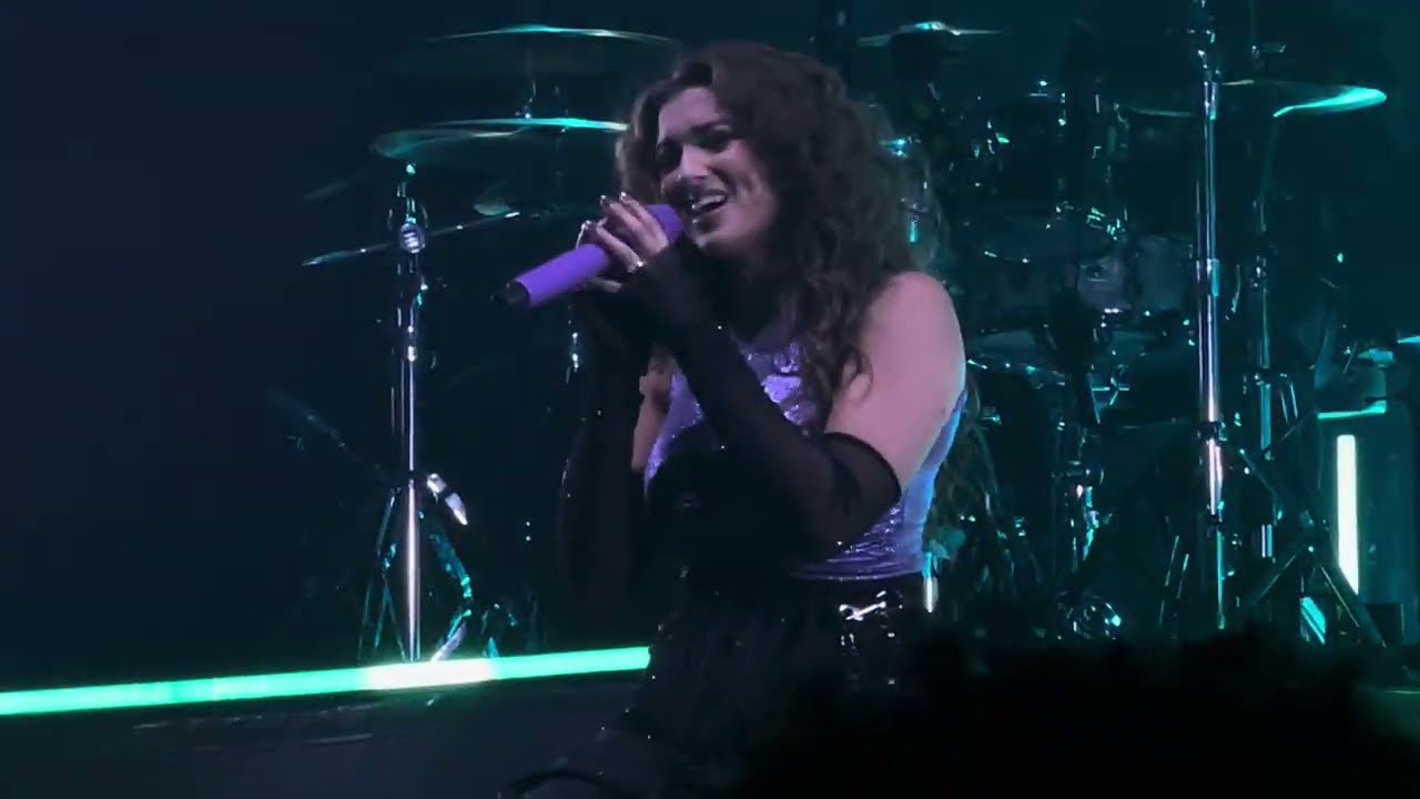 Tori Kelly - Same Girl (11/9) - Purple Skies Tour LOS ANGELES