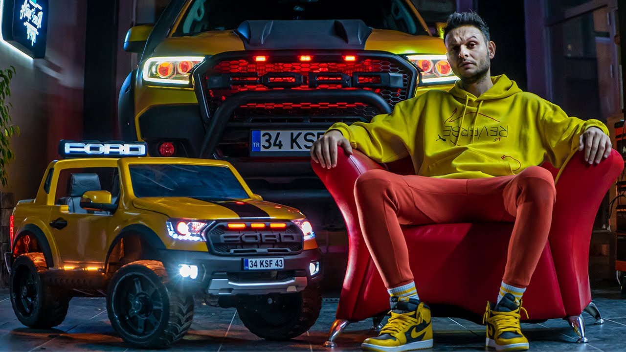 TÜRKİYE'DE YİNE TEK! - JR. REXX'İN YENİ SİNİRLİ GÖZLERİ! ( EFSANE BİR ŞEY )