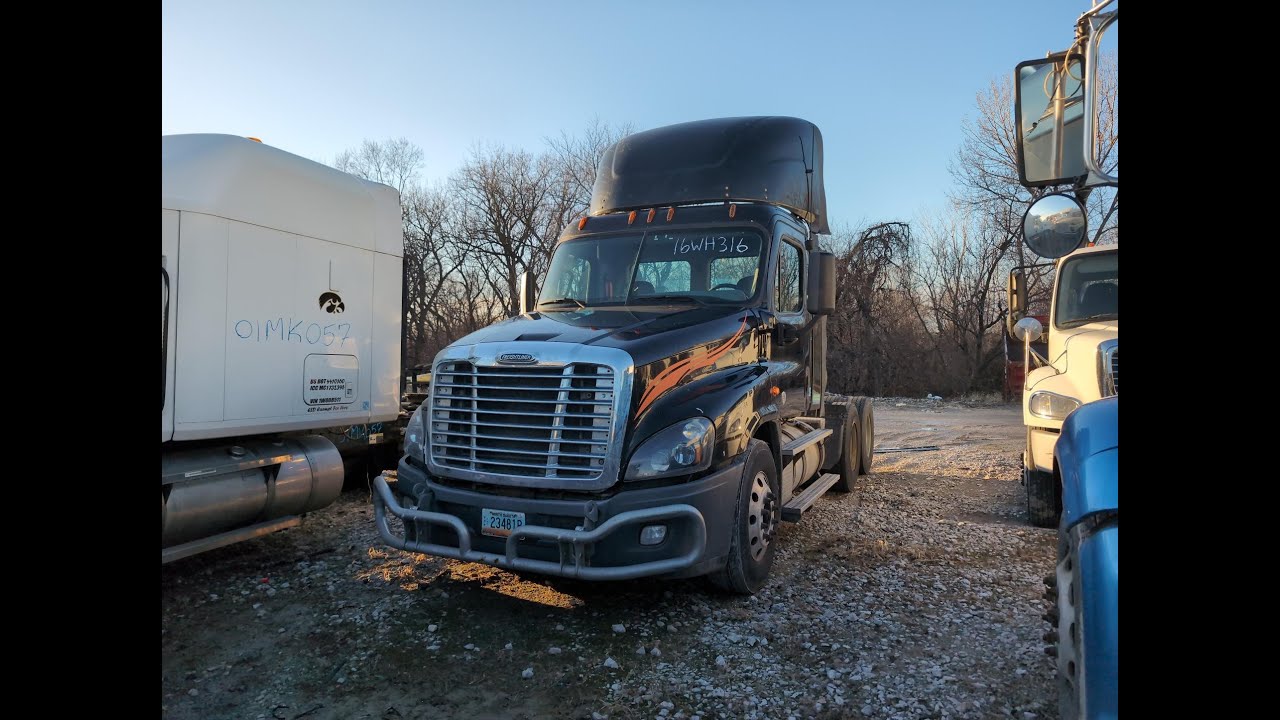 2016 Freightliner CASCADIA - Parts Unit 16WH316