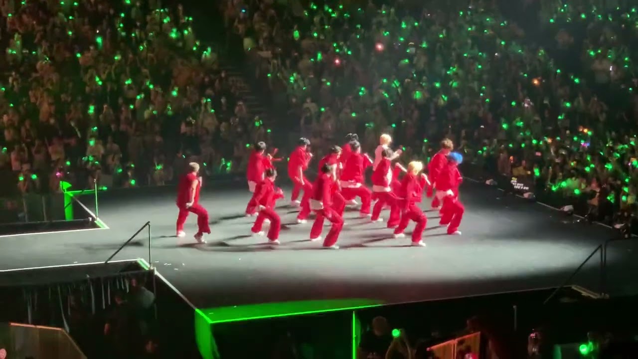 Seventeen (세븐틴) Aju Nice - Be The Sun Vancouver 20220810