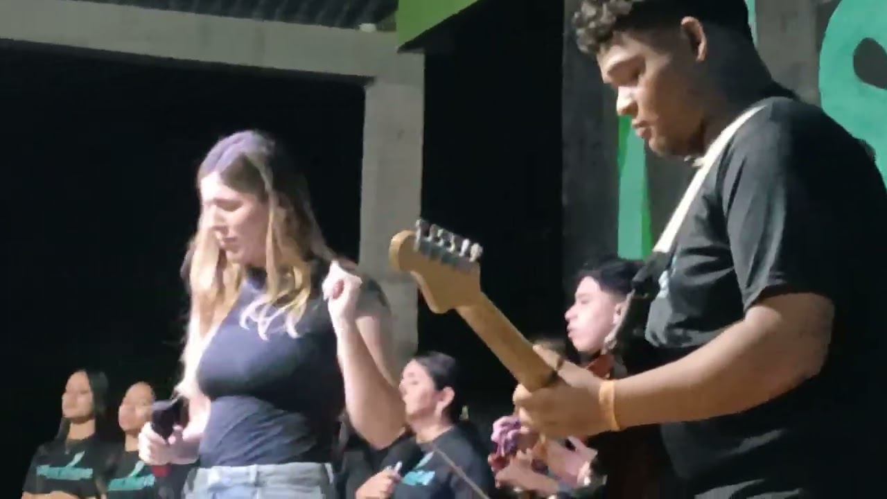 Digno - Brittany Arroyo, una adoración genuina
