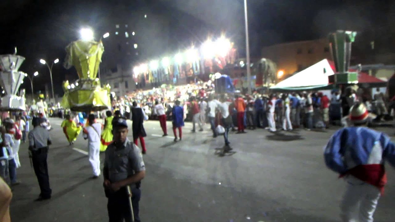 Carnavales Habana Cuba - Comparsa el Alacr&aacute;n