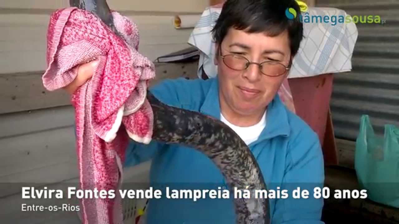 Elvira Fontes vende lampreia há mais de 80 anos em Entre-os-Rios