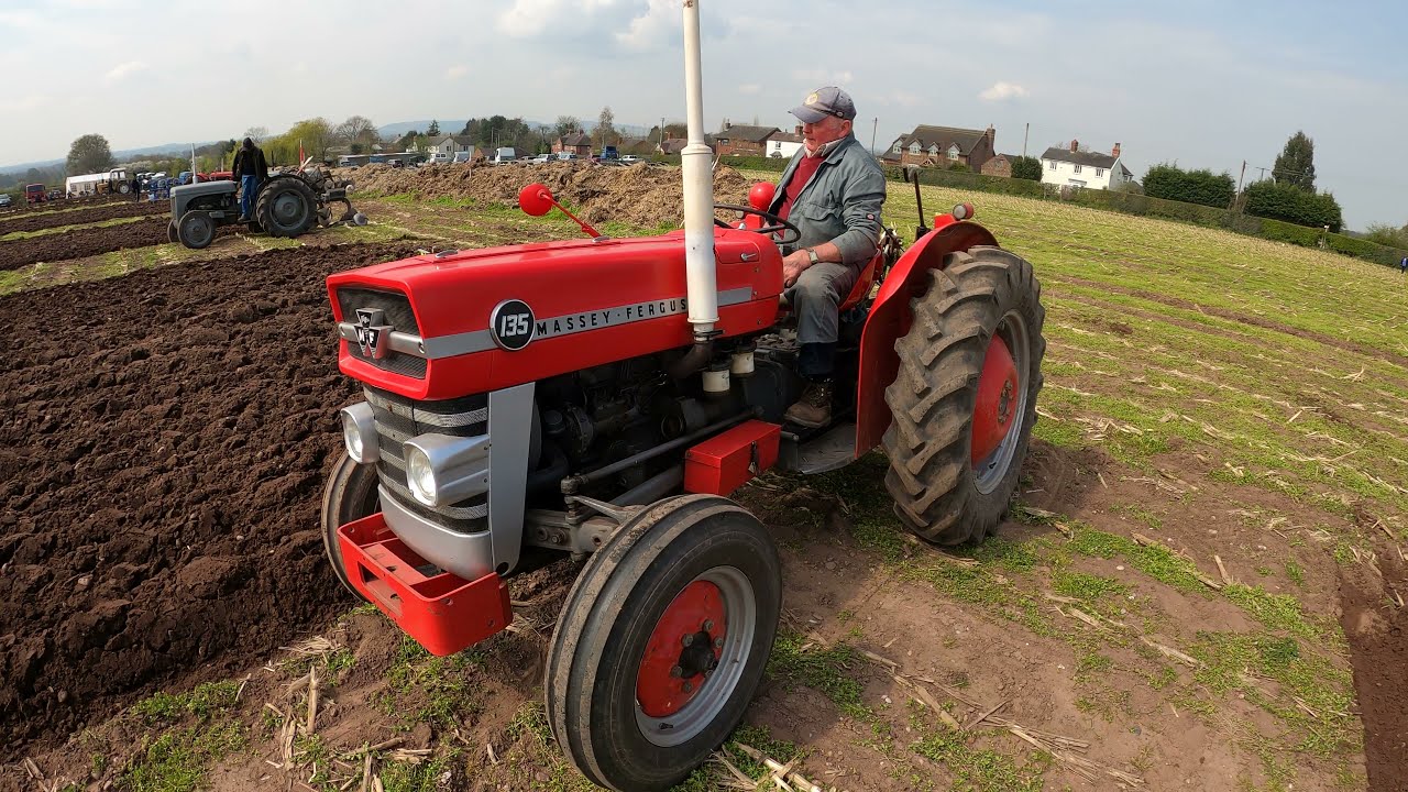 1965 Massey Ferguson 135 2.5 Litre 3-Cyl Diesel Tractor (45HP) Ransomes Plough