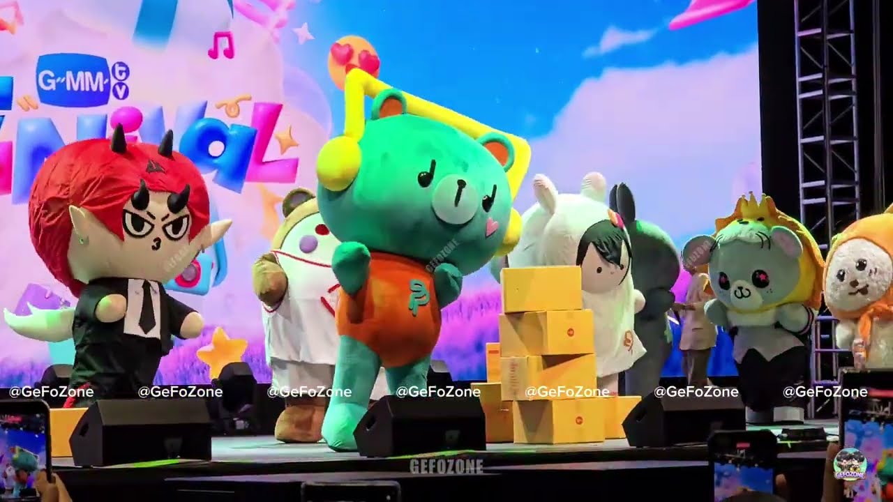 20251011 MASCOT PARADE เล่นต่อกล่องกัน แต่เอ๊ะๆๆ หลานหยิบกล่องไม่ถึง!! 🤣 #GMMTVFANIVAL #mascotparade