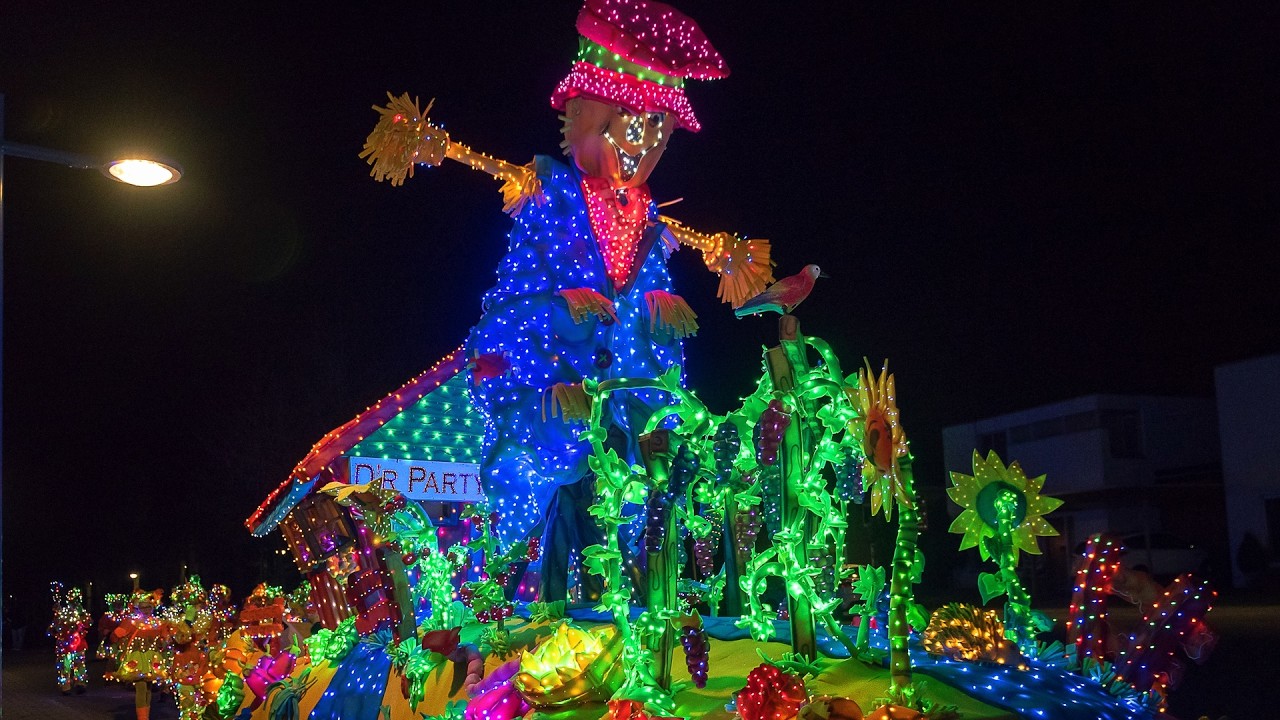 Kijk hier naar de Lichtstoet Schinveld