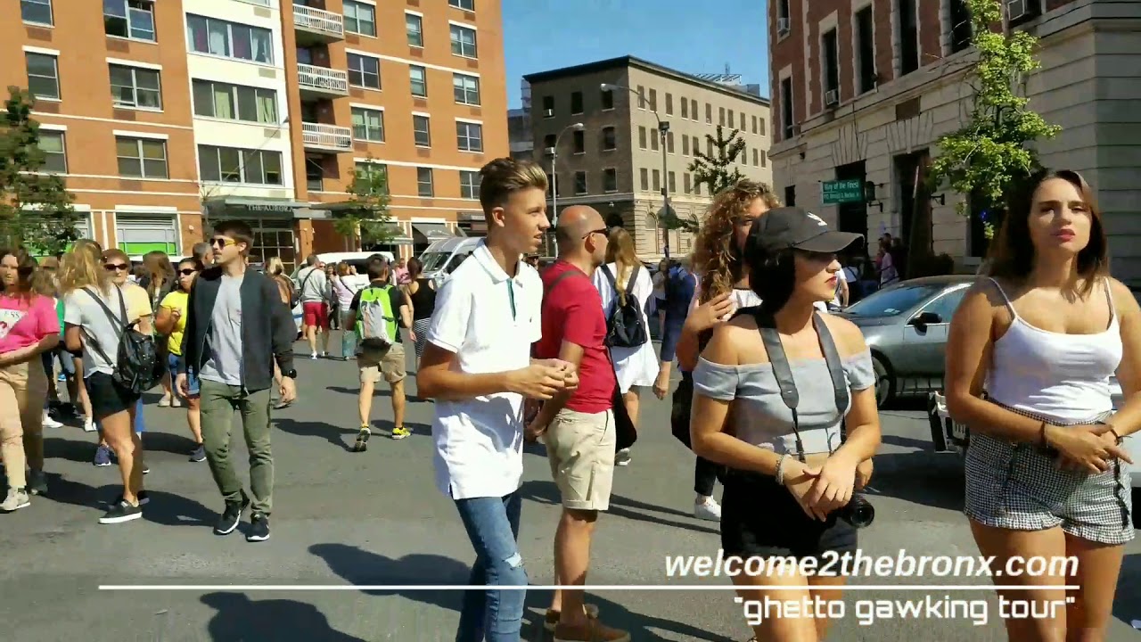 Hundreds of Tourists Descend on South Bronx to 'Ghetto Gawk'