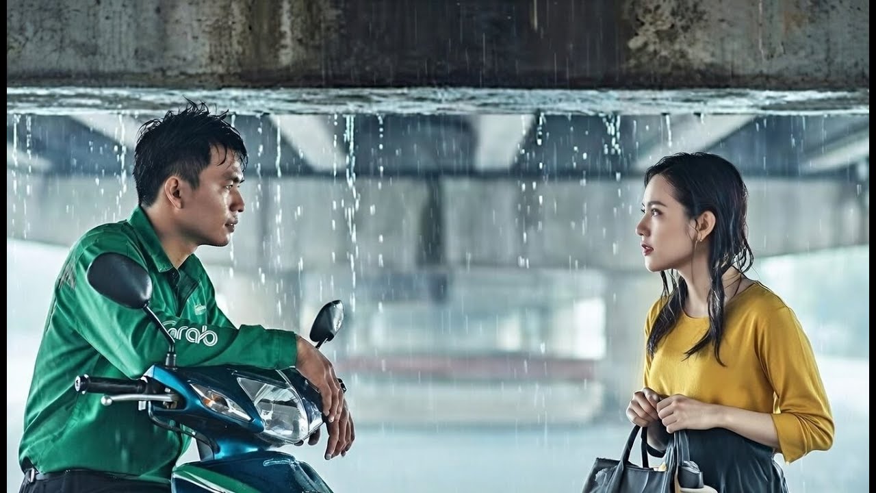 Trú Mưa Dưới Gầm Cầu, 10 Phút Định Mệnh Giữa Anh Xe Ôm Và Nữ Tỷ Phú Đổi Đời