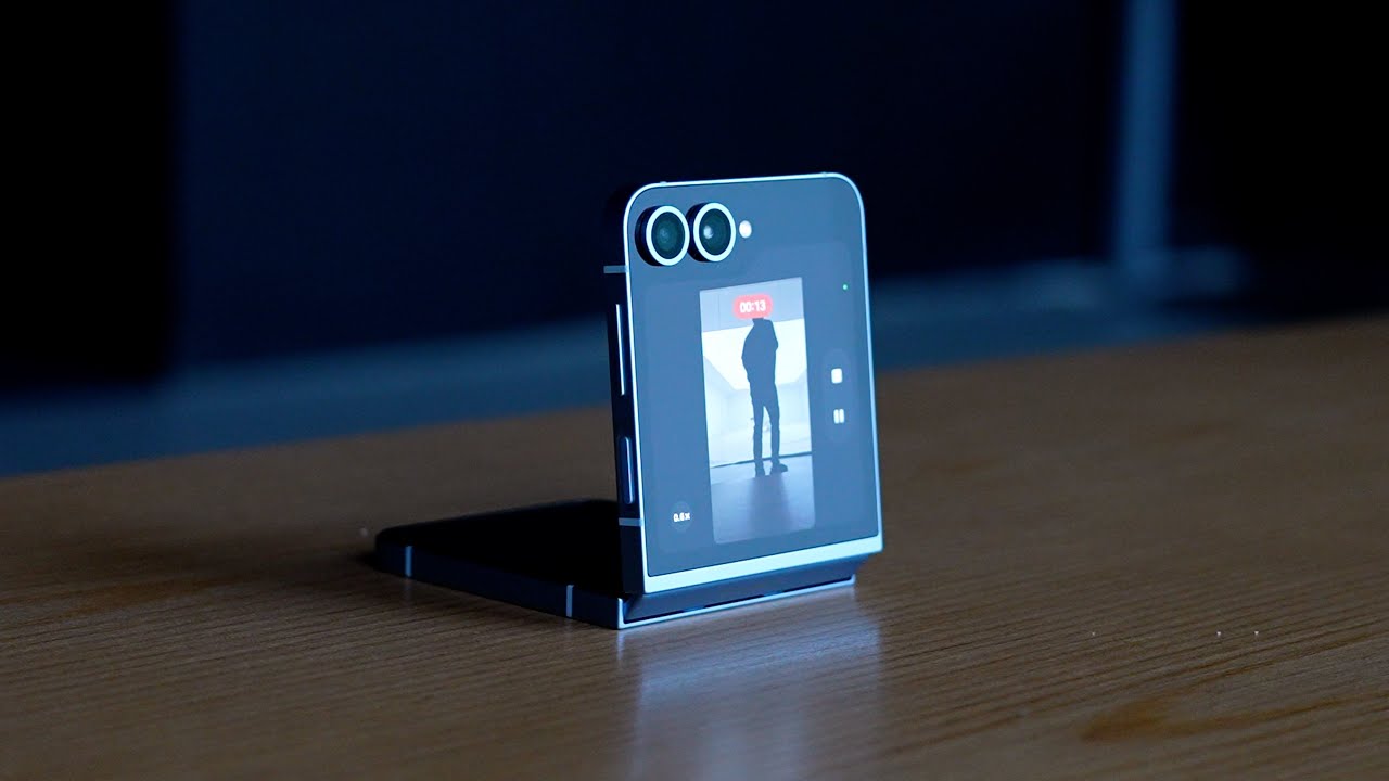Samsung Galaxy Z Flip6 - The Selfie and Vlogging Phone