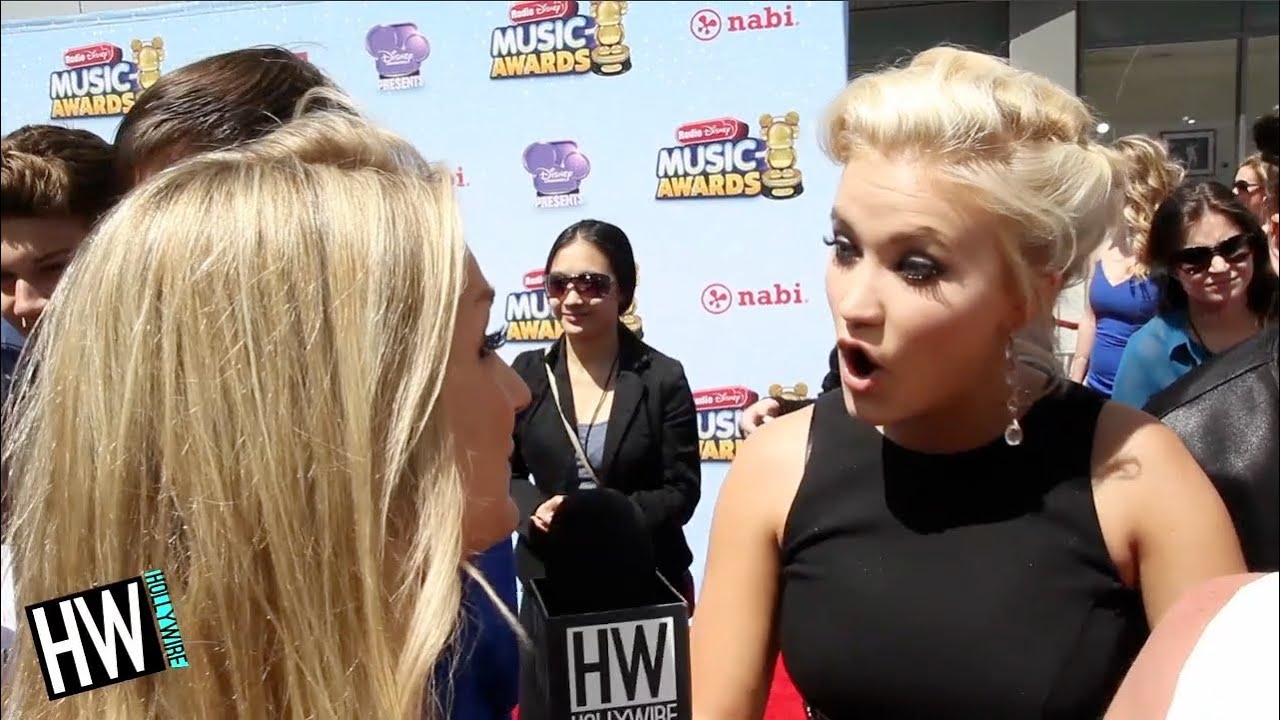 Emily Osment Talks 'Young and Hungry' Make Out Scene!