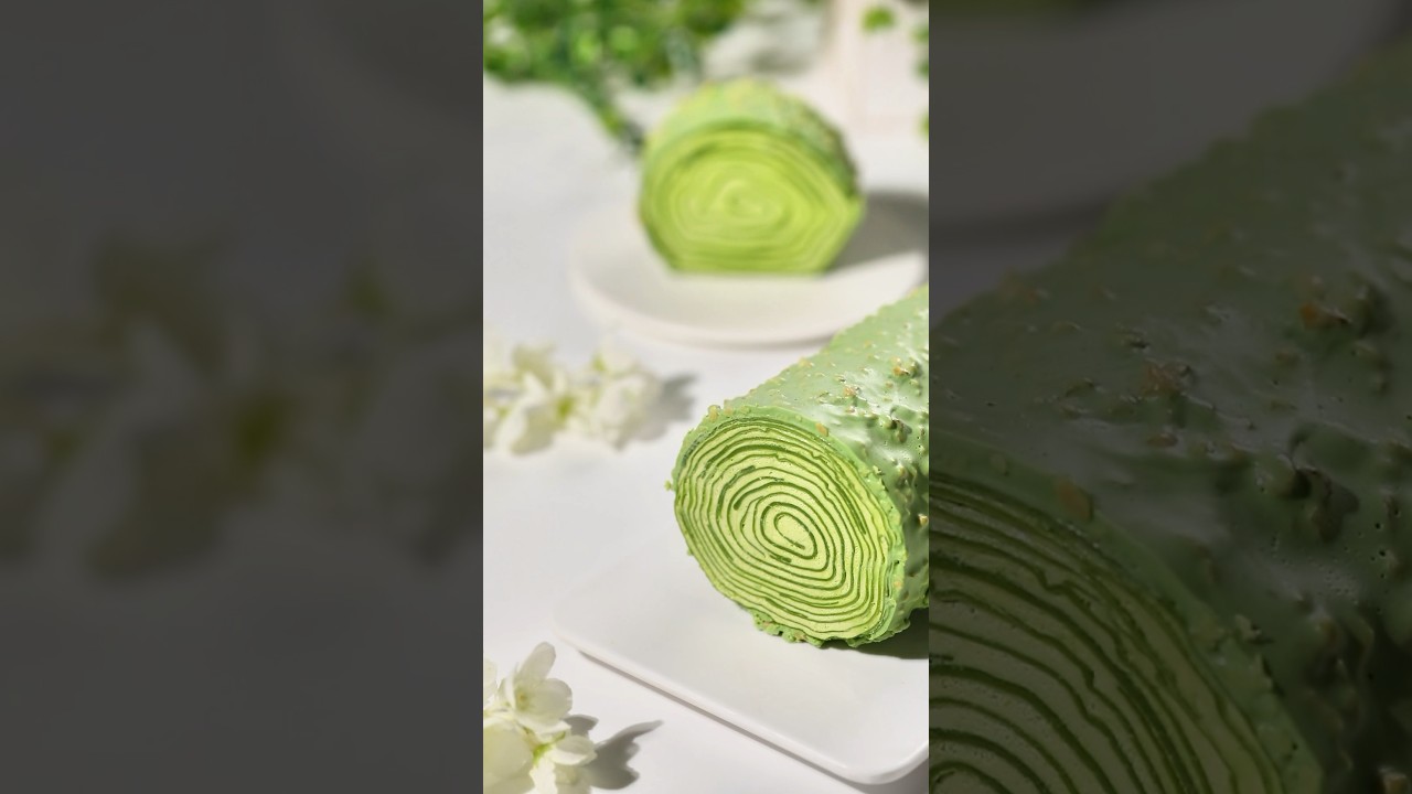 Matcha Layer Cake Roll with With a Thin, Crispy, and Sweet Matcha Chocolate Coating #cakedecorating
