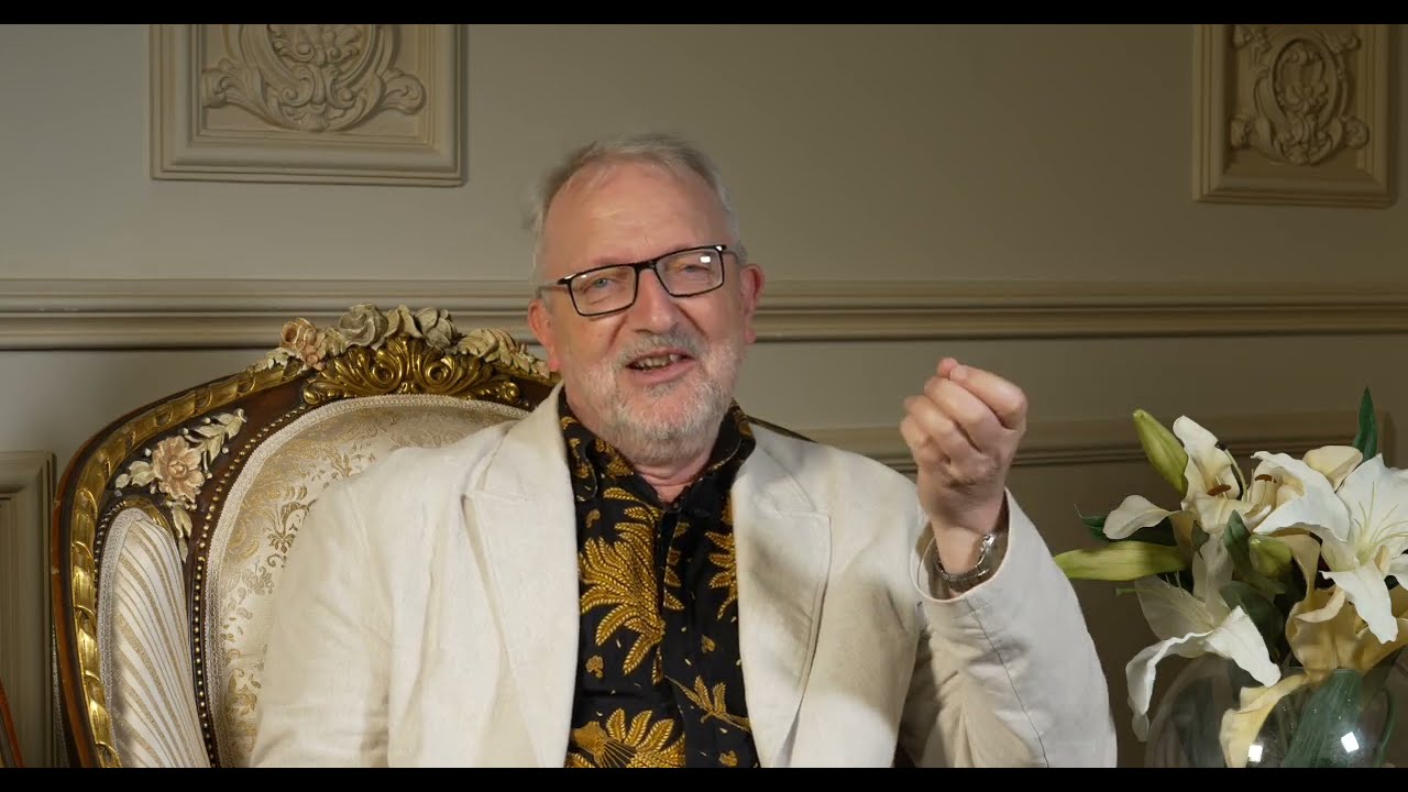 تيم ماكينتوش سميث - Tim Mackintosh-Smith