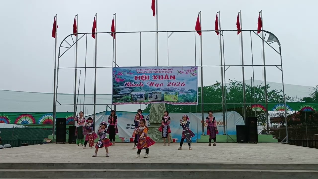 Múa Xuân ơi Xuân   Đội VN thôn Suối Giàng   Lào Cai 2026