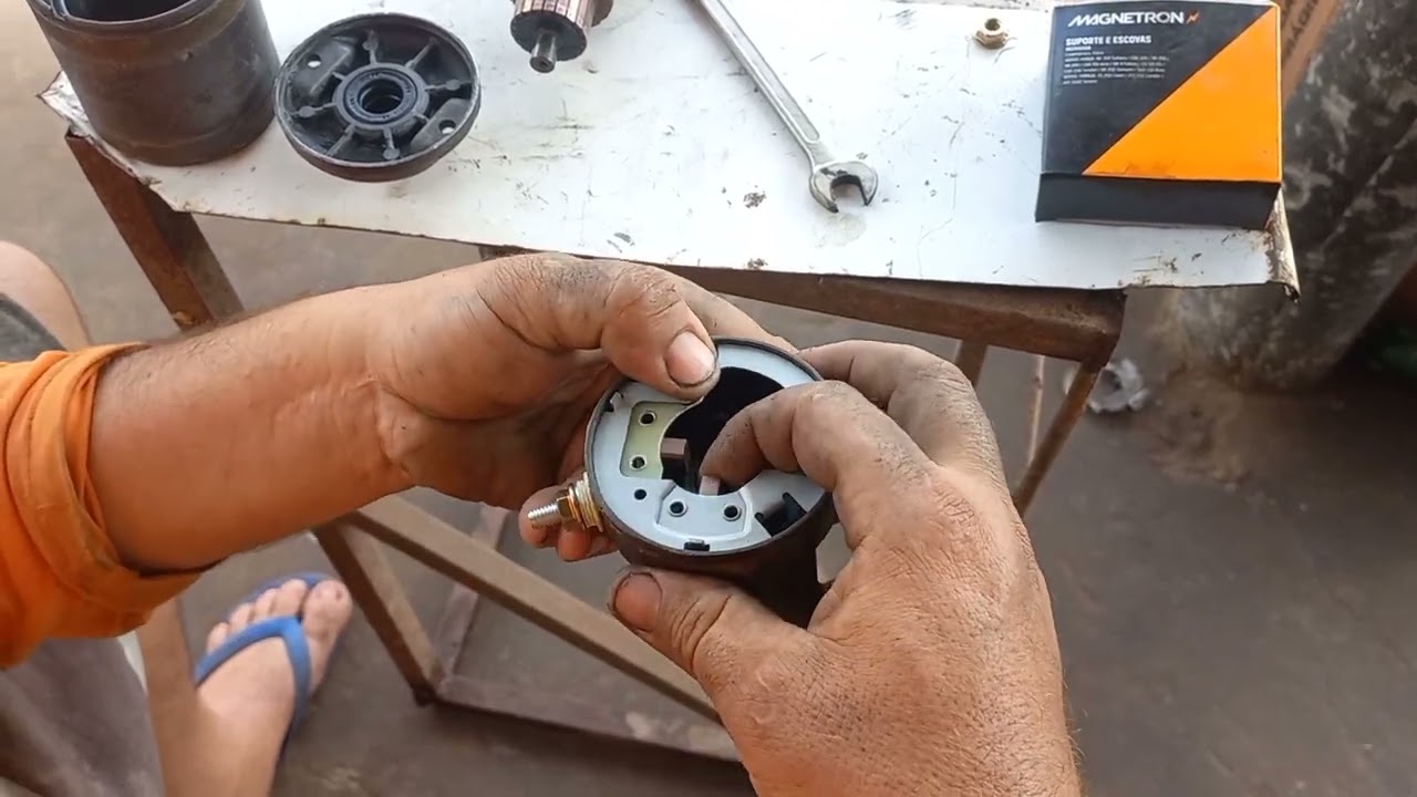 Como trocar a escova do motor de partida titan cg 125 2000 a 2003