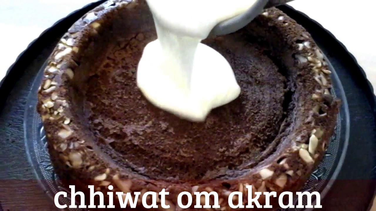 كيكة المول العجيب بكريمة أكثر من روعة.