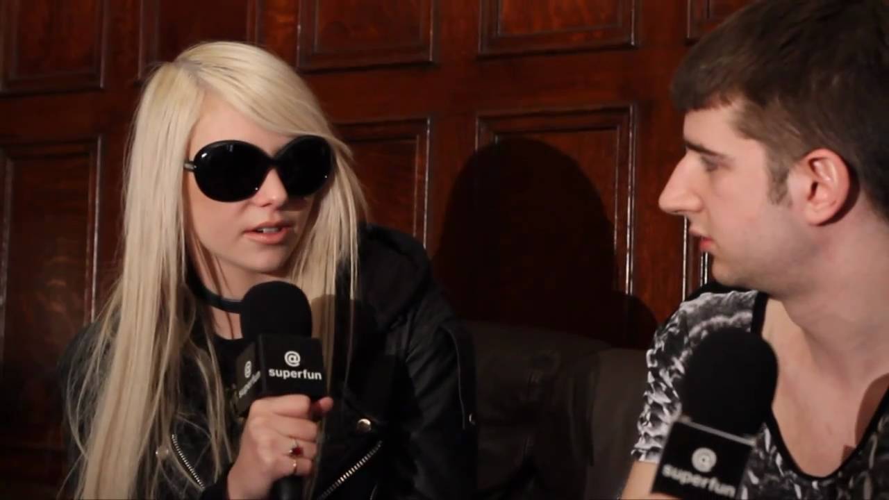 Taylor Momsen Talks: The Pretty Reckless and Famous Flash Incident