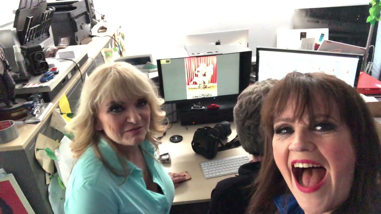 Saskia en Paulette werpen een eerste blik op het resultaat - Zondag 28 maart 2021